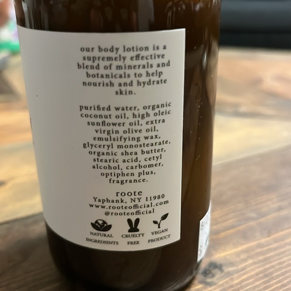 Botanical vegan lotion never opened- price per bottle. My personal favorite! ♥️ - Picture 9 of 10